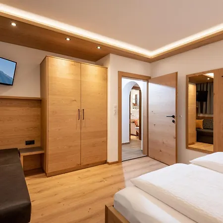 Hubertus Daire Mayrhofen